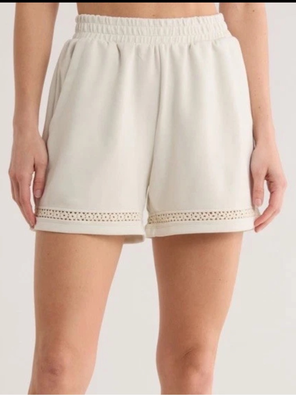 Elie Tahari Cream Beige Lace Inset Pull-On Shorts High Rise Pockets Medium
NWT